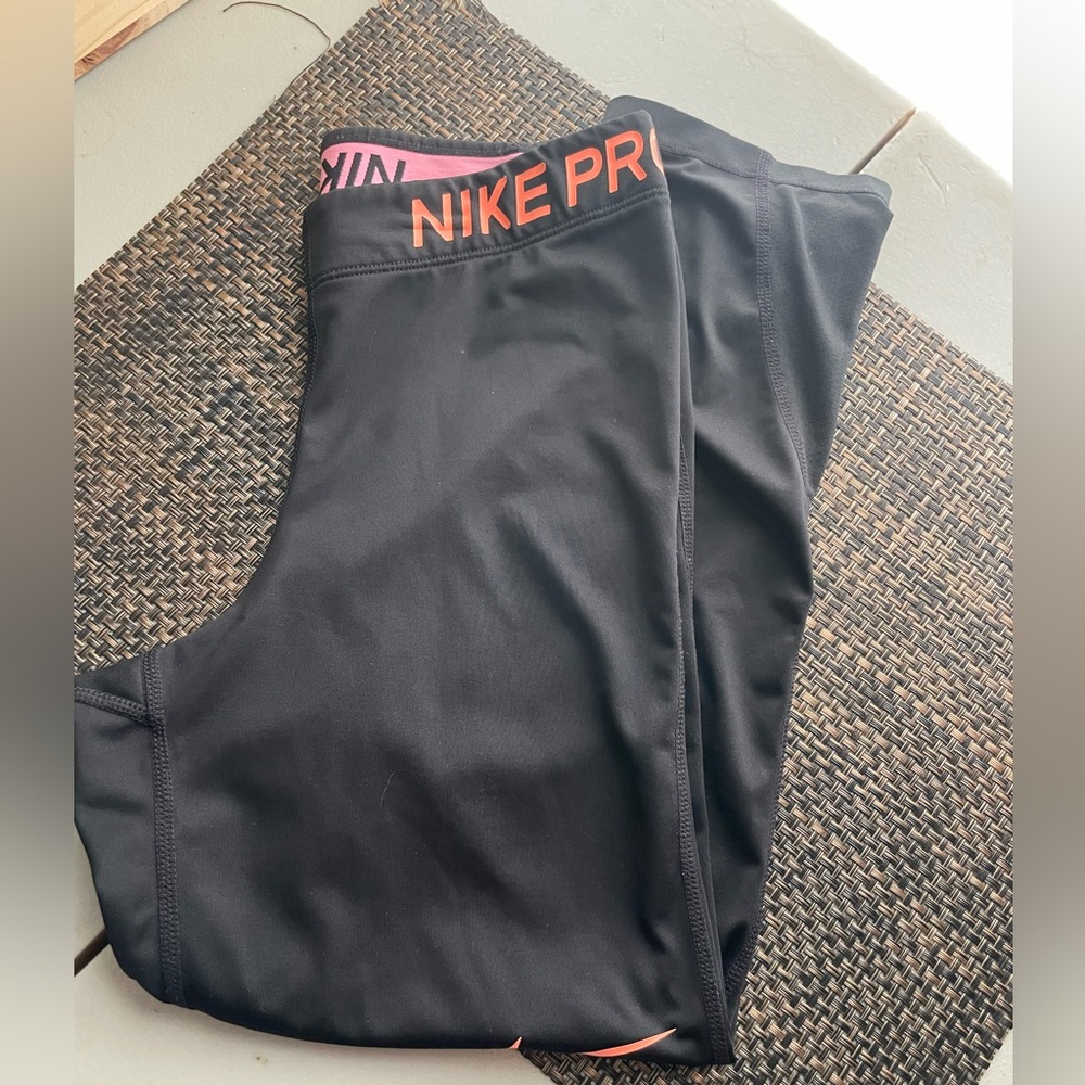 Nike pro cropped leggings